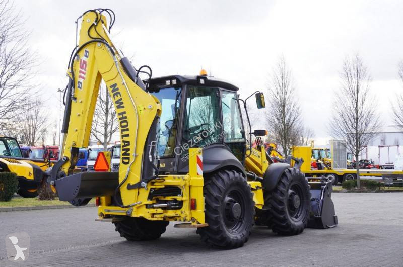 Buldoexcavator New Holland
