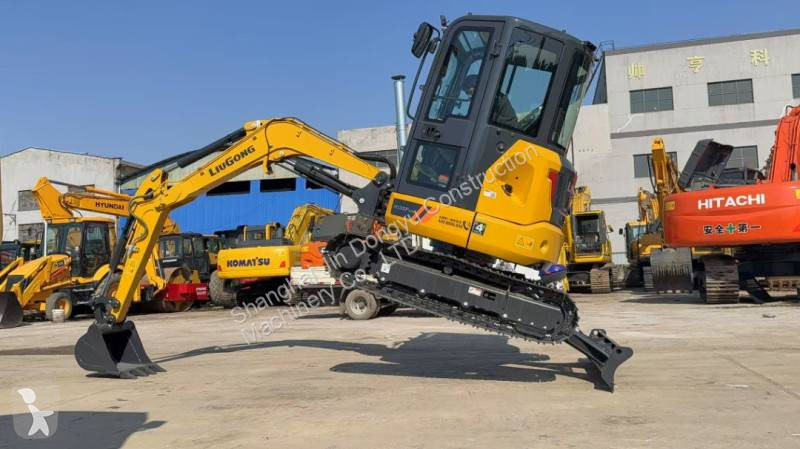 Traktor med grab LiuGong 9035F