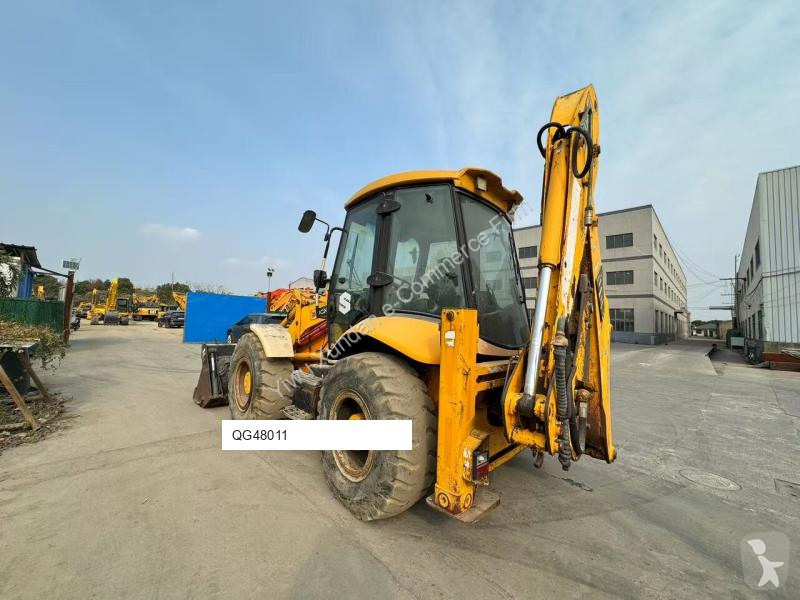 Rýpadlo-nakladač JCB 4CX