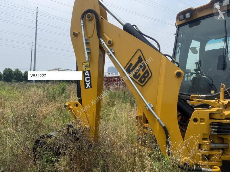 Rýpadlo-nakladač JCB 4CX