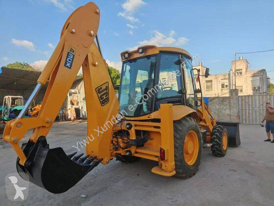 Rýpadlo-nakladač JCB 3CX