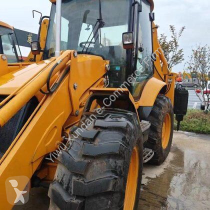 Rýpadlo-nakladač JCB 4CX