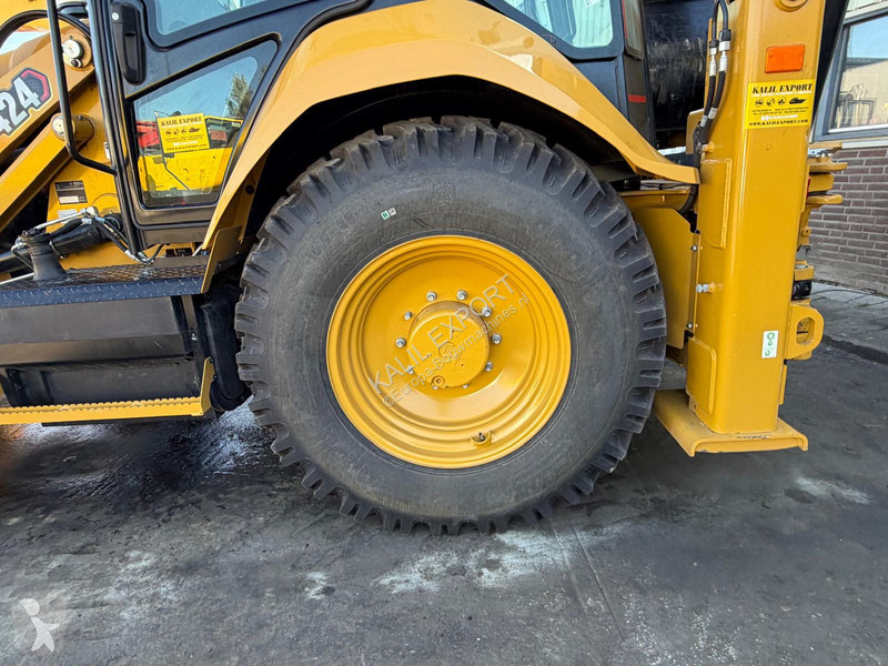 Экскаватор-погрузчик Caterpillar 424 Backhoe...
