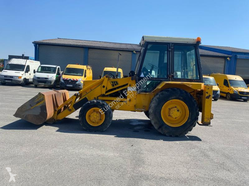 Tractopelle JCB