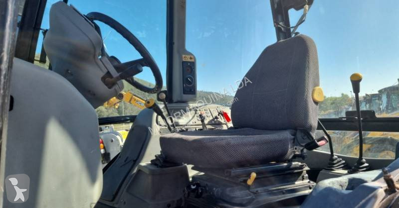 Retroescavadora Terex SX 820