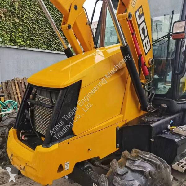 Tractopelle JCB