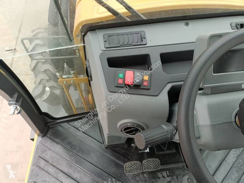 Traktor med grab XCMG XC8-S2570