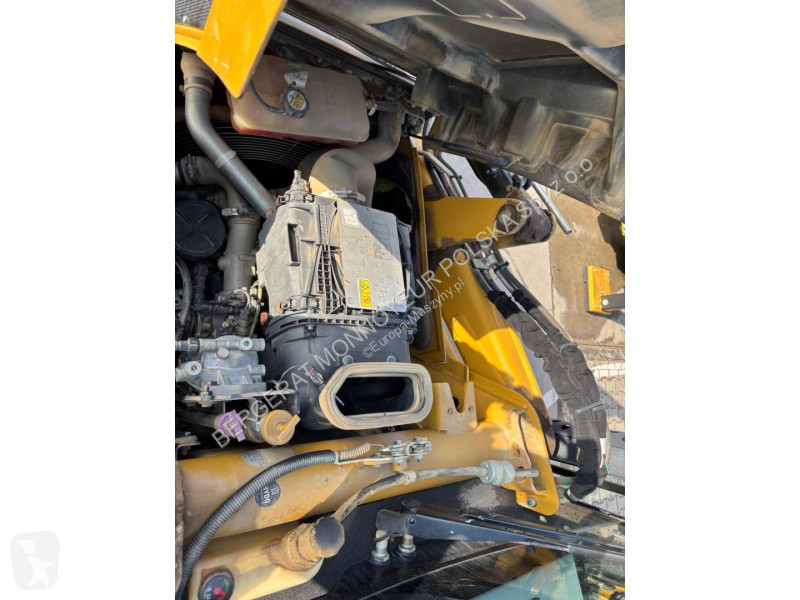 Koparko-ładowarka Caterpillar 432F2