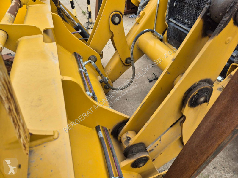 Bagr Caterpillar 428-07