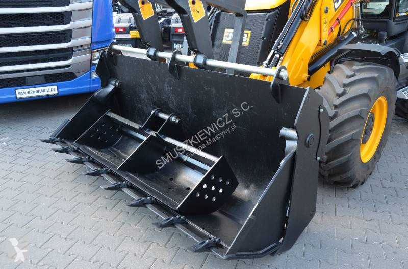 Traktor med grab JCB 2026r / SILNIK 4,8L 109km...