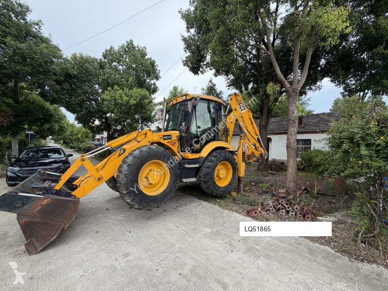 Rýpadlo-nakladač JCB 4CX