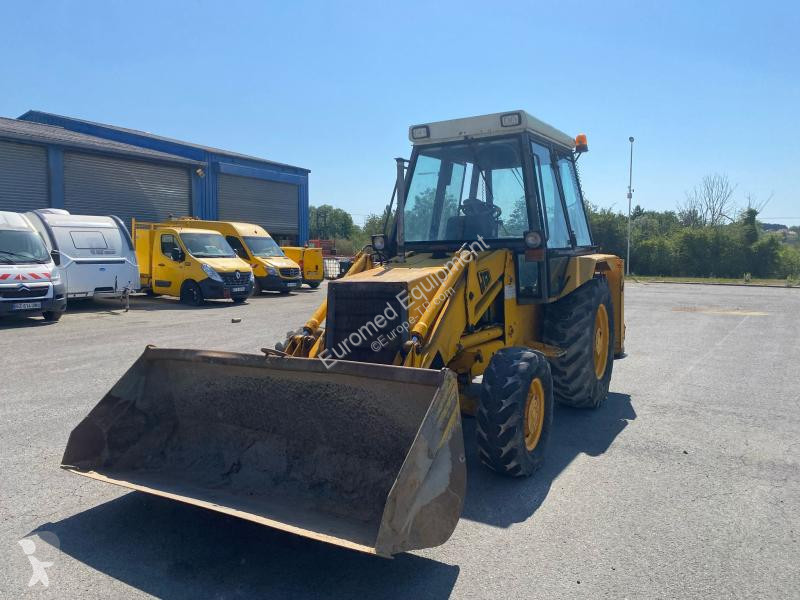 Tractopelle JCB