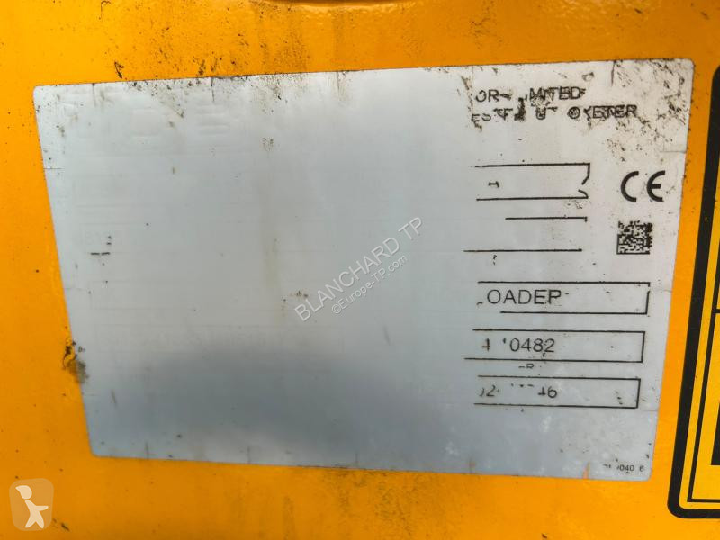 Buldoexcavator JCB