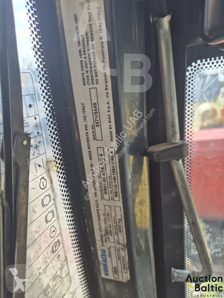 لودر حفار Komatsu WB93S