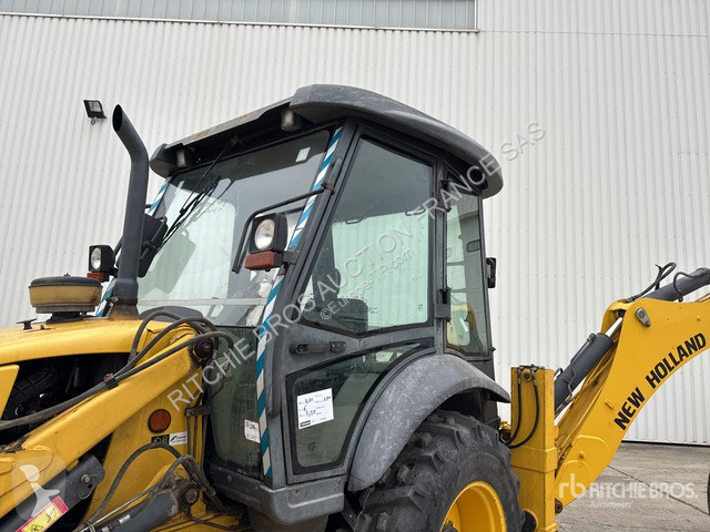 Tractopelle New Holland  B80B-SS