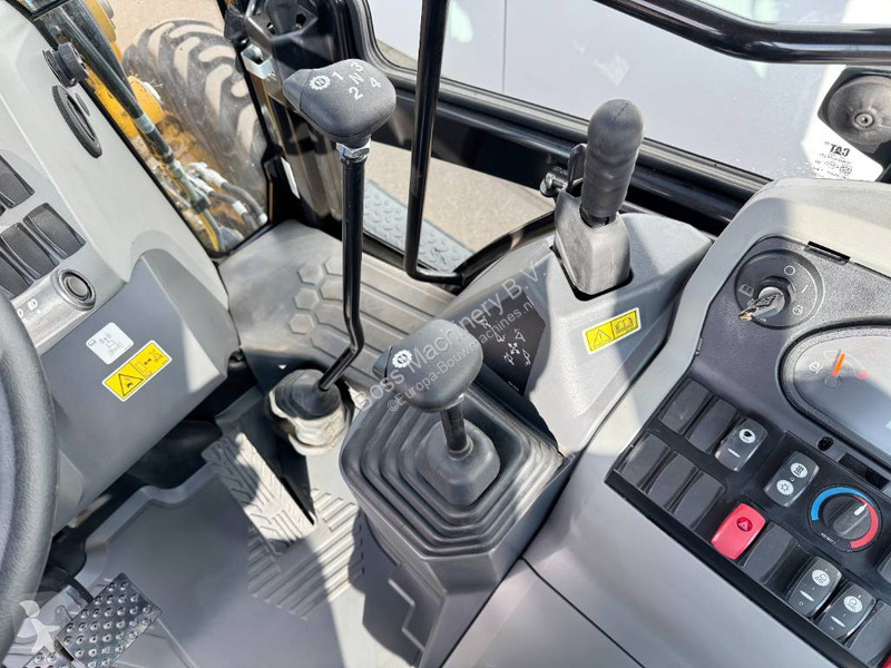 Traktor med grab Caterpillar 424 4WD - Hammer...