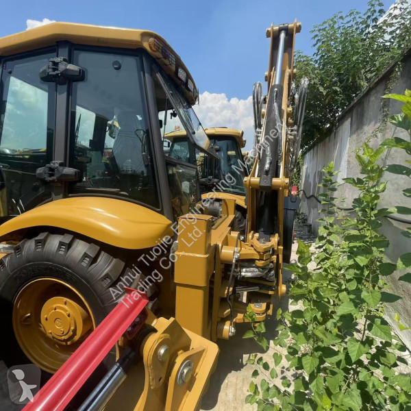 Rýpadlo-nakladač Caterpillar backhoe loader...