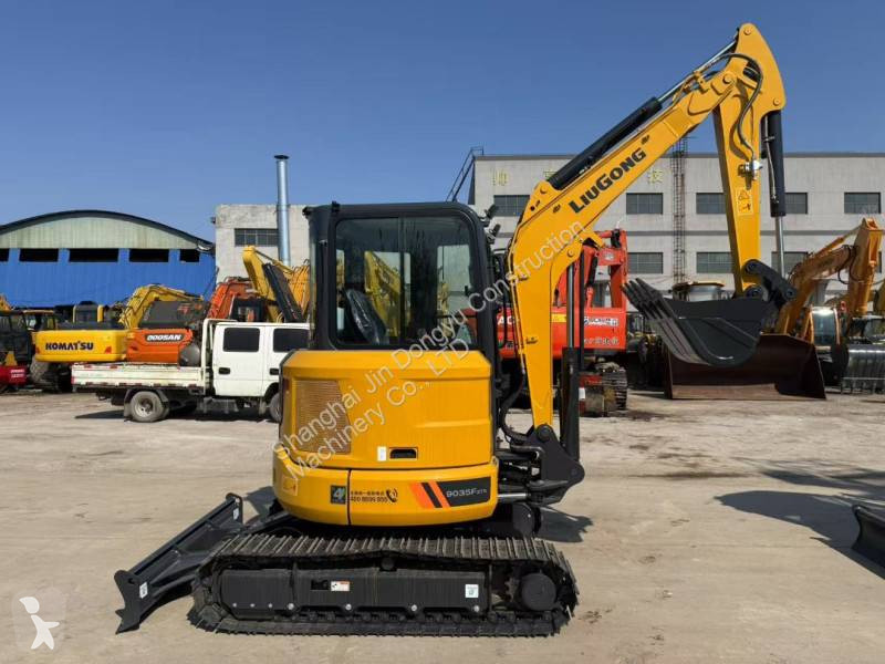 Traktor med grab LiuGong 9035F