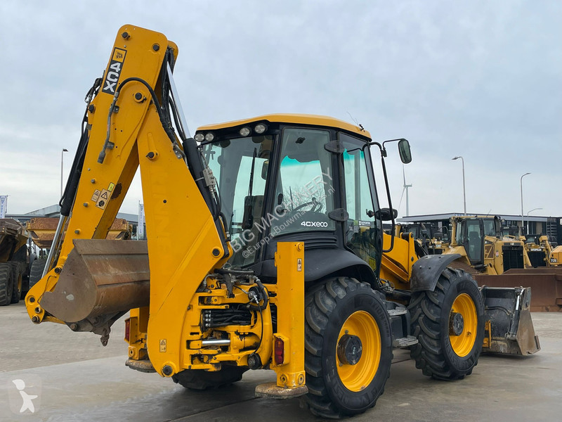 Traktor med grab JCB