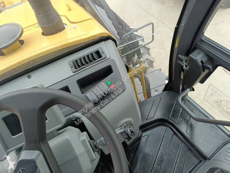 Traktor med grab XCMG XC8-S2570