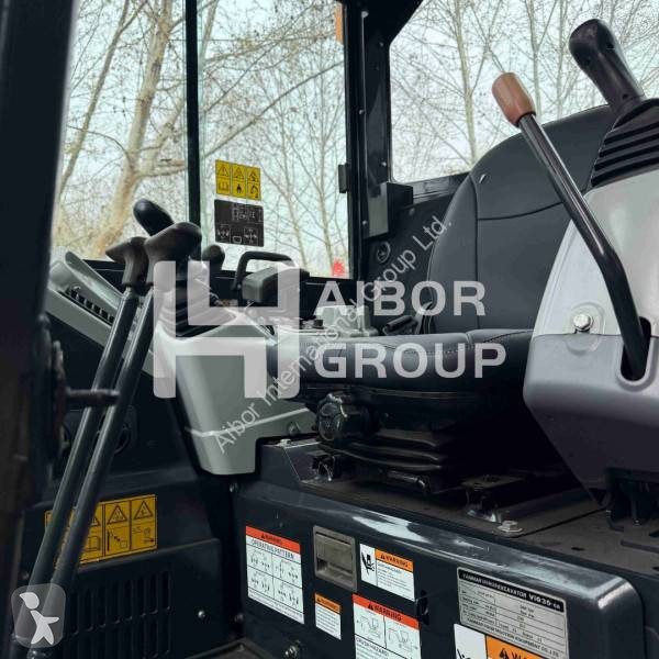 Lopatový nakládač Yanmar