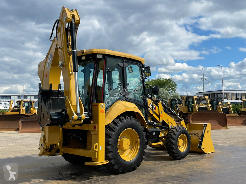 Rýpadlo-nakladač Caterpillar 424