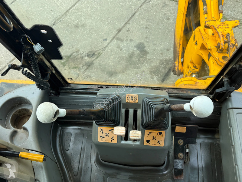 Traktor med grab JCB 4X4X4 Backhoe Loader...