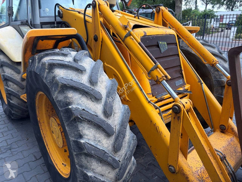 Koparko-ładowarka JCB