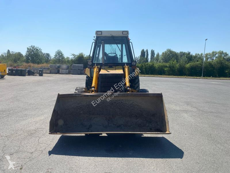 Tractopelle JCB