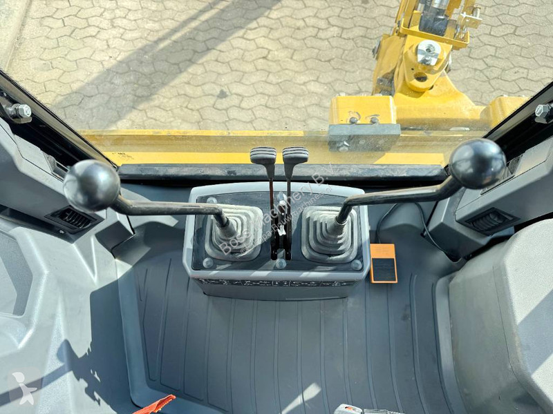 Traktor med grab Caterpillar 424 4WD - Hammer...