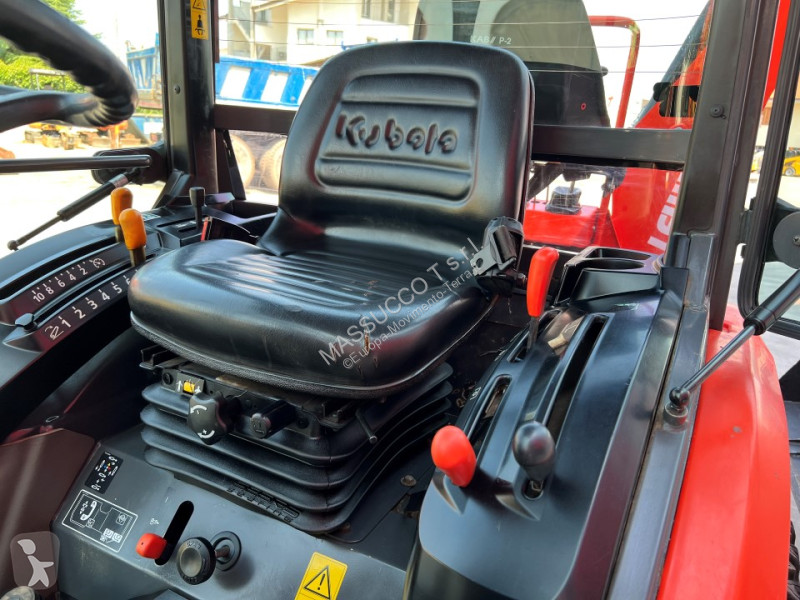Traktor med grab Kubota B2231