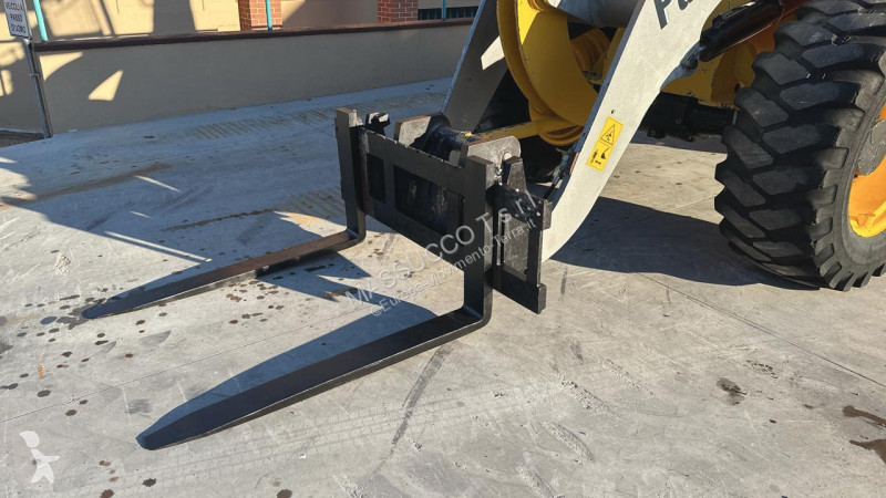 Traktor med grab Palazzani 4X4