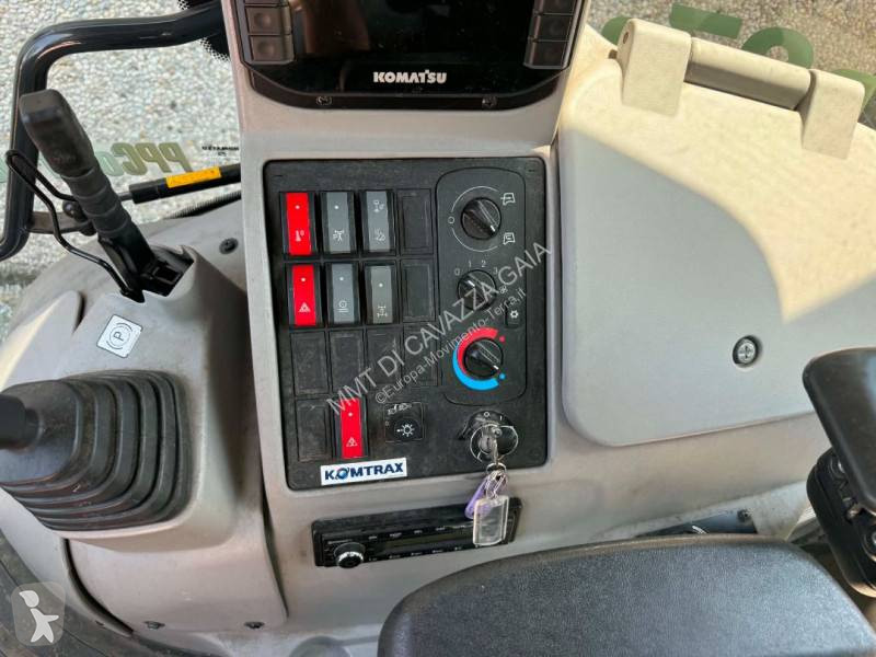 Traktor med grab Komatsu WB 97 R-8