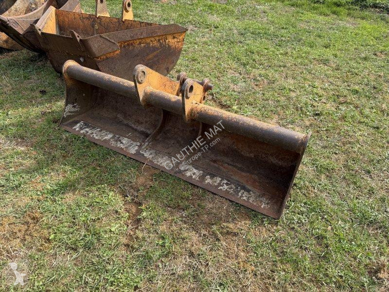 Tractopelle Case