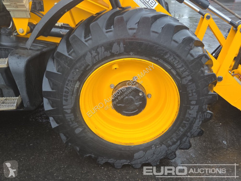 Rýpadlo-nakladač JCB 4CX PRO