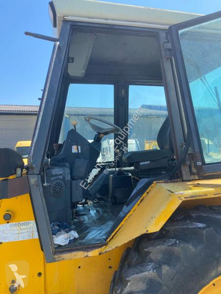 Tractopelle JCB