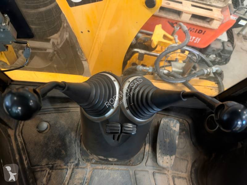 Tractopelle JCB