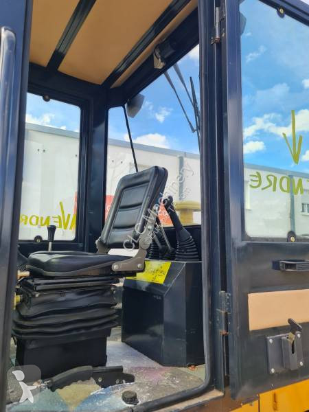 Buldoexcavator CLC Tracto Pelle T 5000