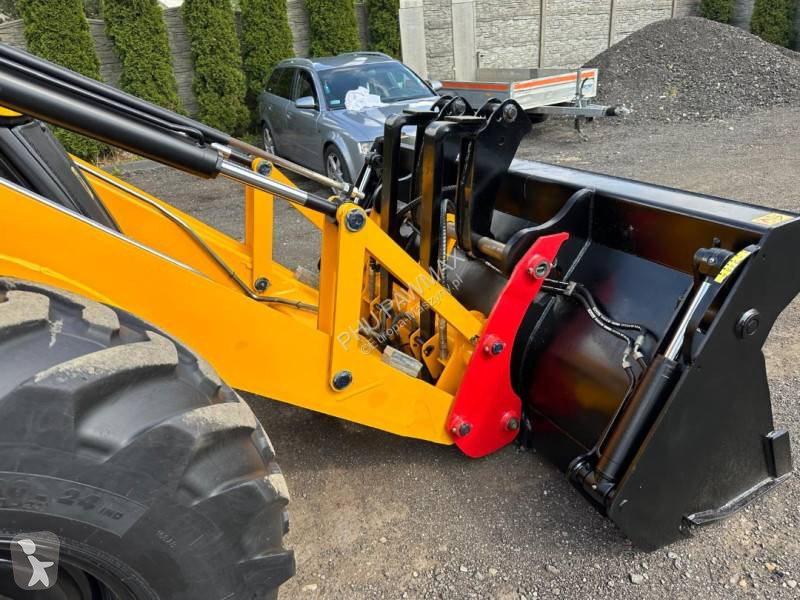 Buldoexcavator JCB
