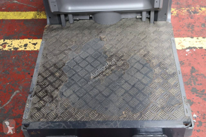 Recogepedidos Mitsubishi Velia