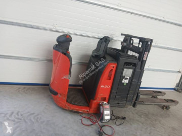 Préparateur de commandes au sol (< 2,5m) Fenwick-Linde