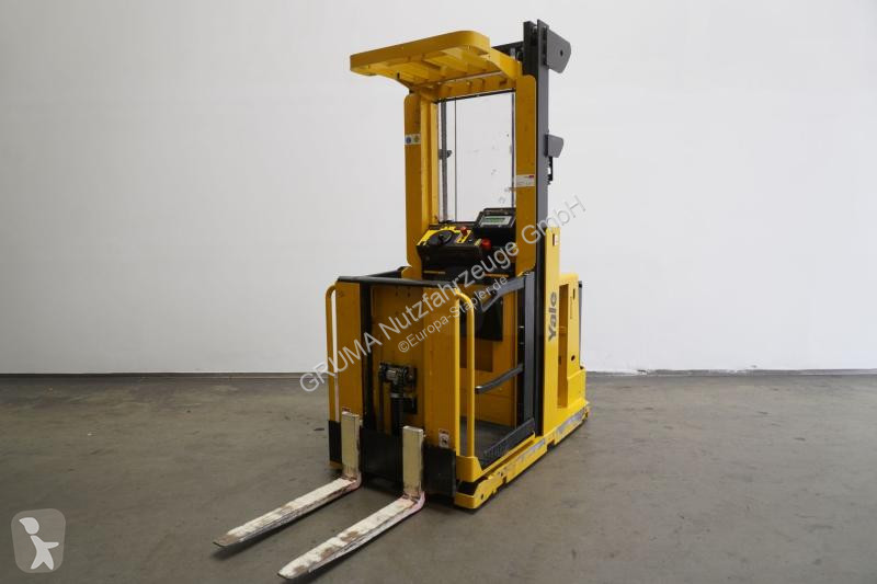Yale  MO10E AC order picker