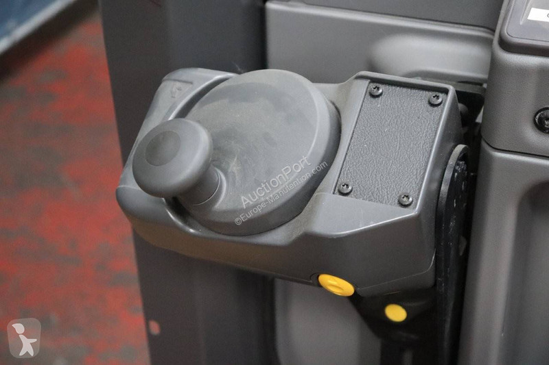 Recogepedidos Mitsubishi Velia