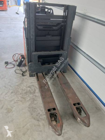 Préparateur de commandes au sol (< 2,5m) Fenwick-Linde