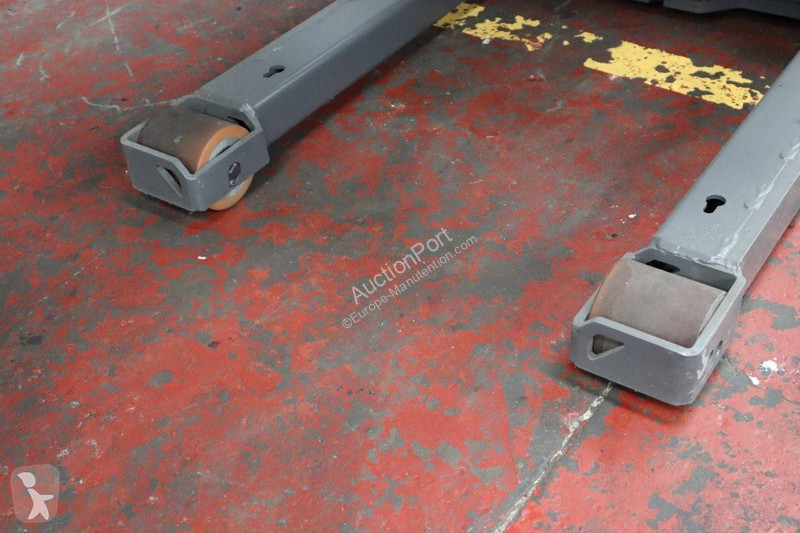 Recogepedidos Mitsubishi Velia