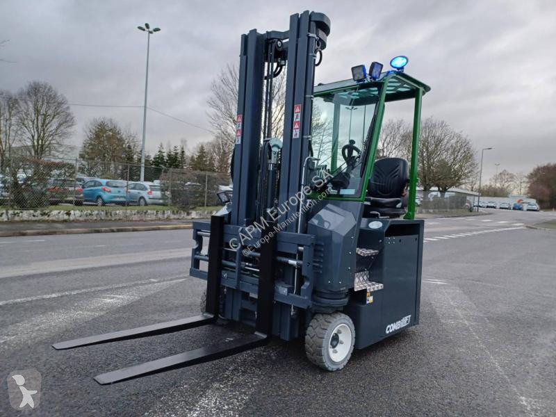Empilhador multi direccional Combilift CBE3000