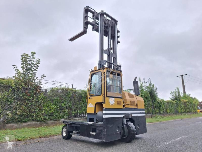 Empilhador multi direccional Combilift -15