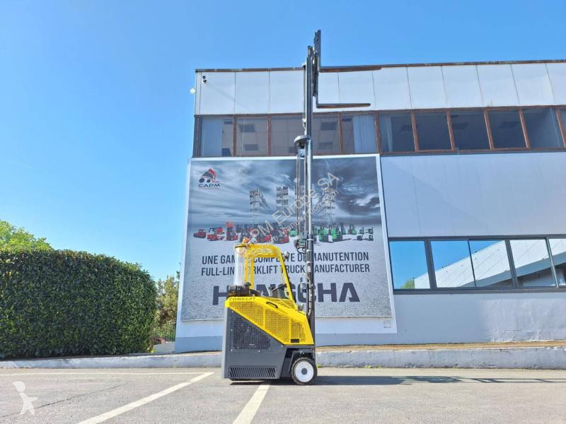 Empilhador multi direccional Combilift CB