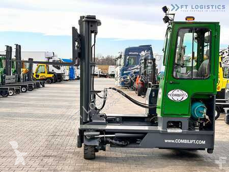Empilhador multi direccional Combilift