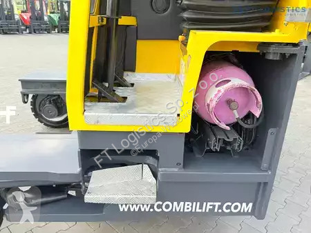 Štvorcestný vysokozdvižný vozík Combilift